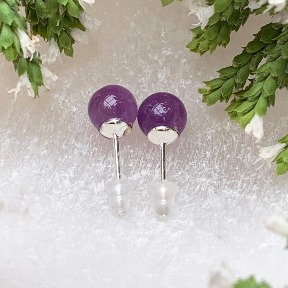 Round Stud Earrings: Amethyst