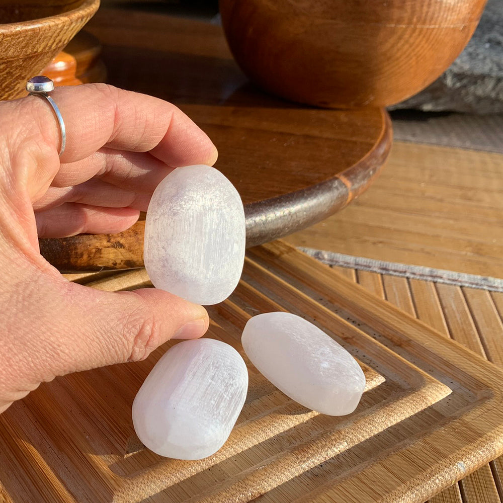 Tumbled Stone: Selenite (250 Gram Lot - 0.55lb)