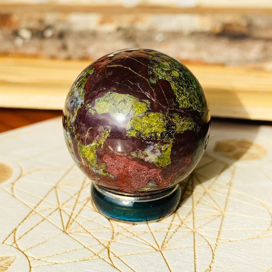 Dragonās Blood Jasper Sphere - Mini - sphere