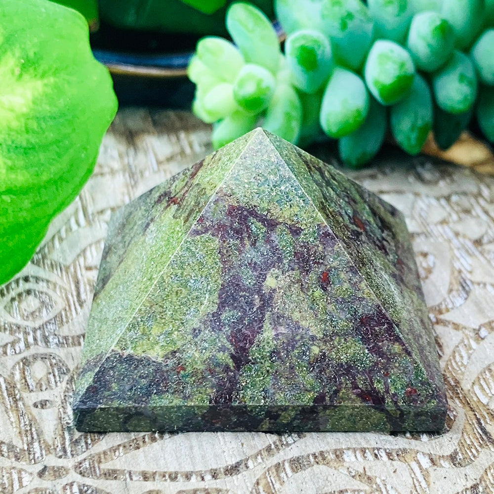 Dragonās Blood Jasper Pyramid - Small - pyramids