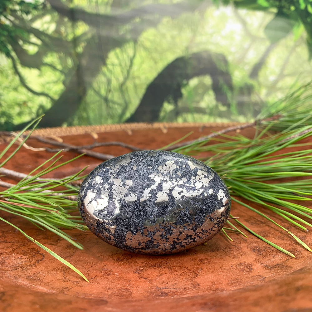 Palmstone: Pyrite