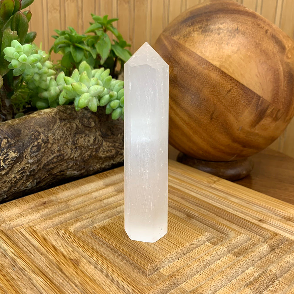 Point: Selenite