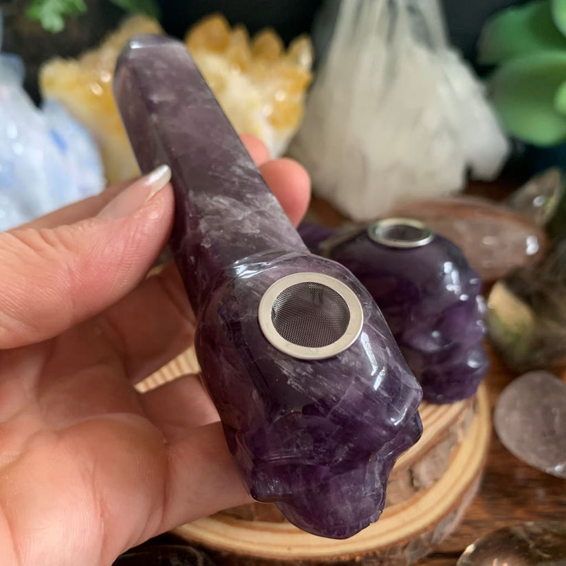 Skull Carved Pipe: Amethyst