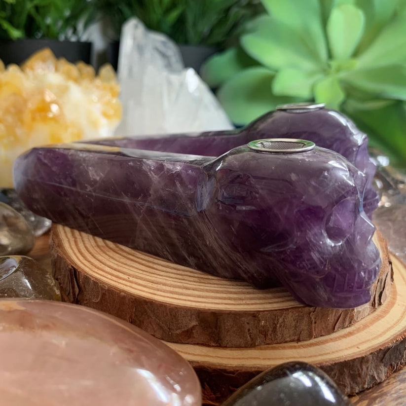 Skull Carved Pipe: Amethyst