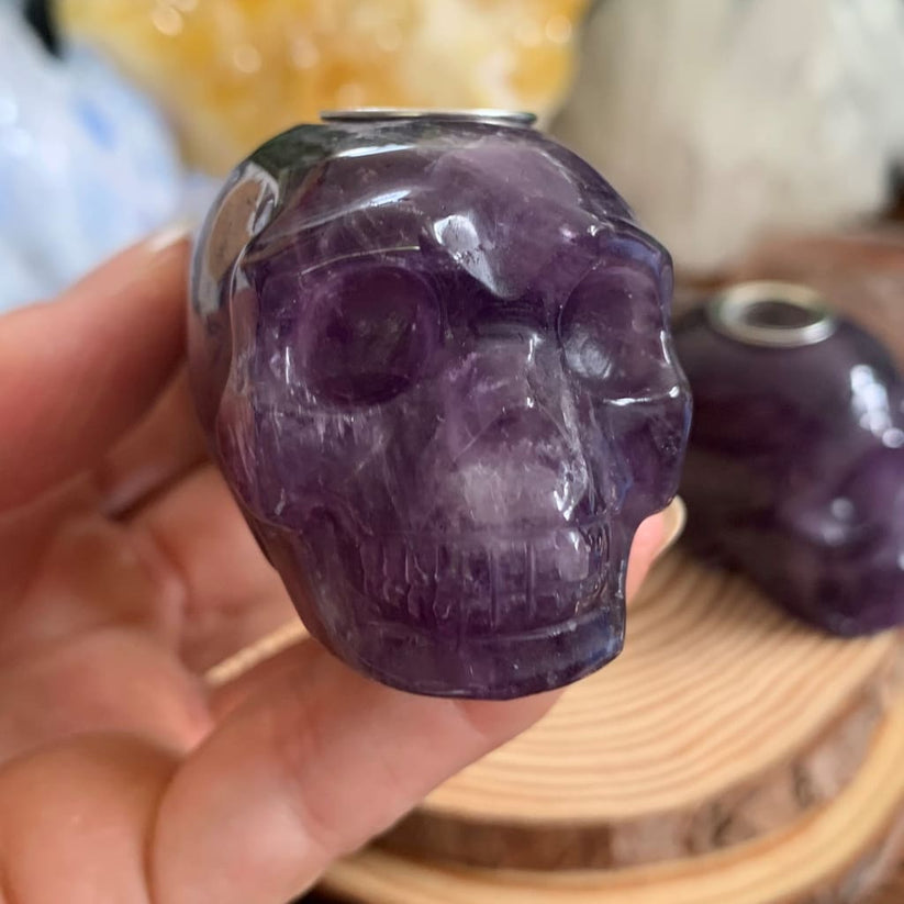 Skull Carved Pipe: Amethyst