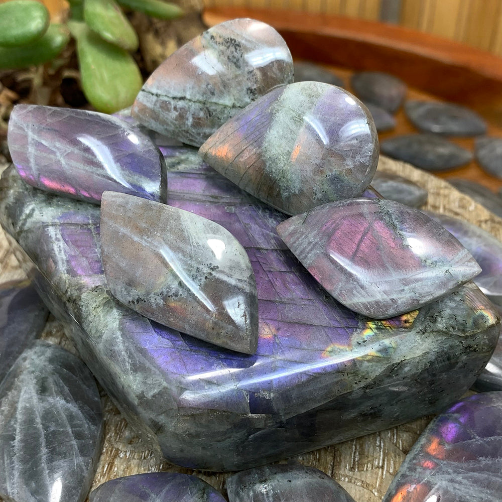 Cabochon: Labradorite Flash Purple