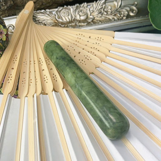 Massage Wand: Nephrite Jade