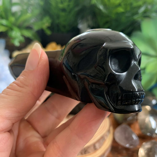 Skull Carved Pipe: Obsidian