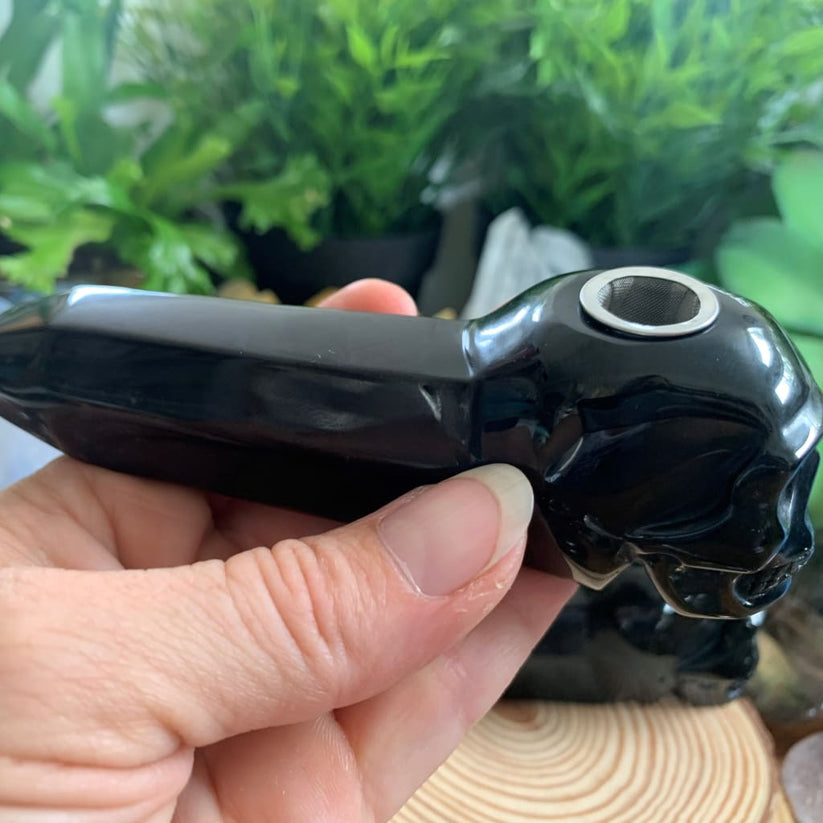 Skull Carved Pipe: Obsidian