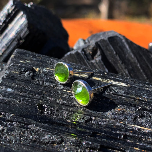 Polished Stud Earrings: Peridot