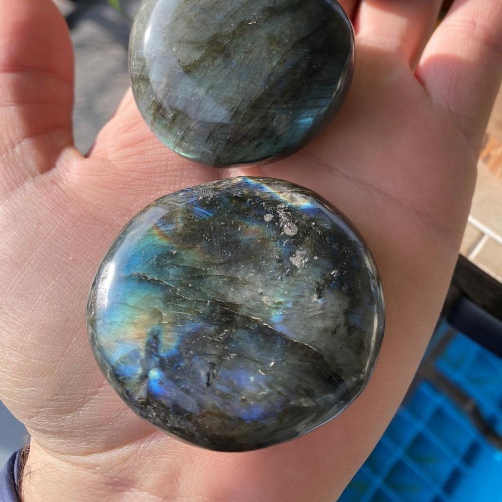 Labradorite Palmstone - palmstone