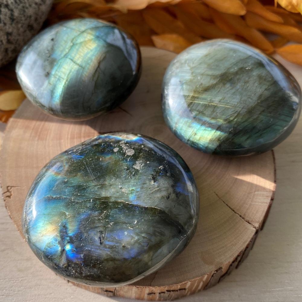 Labradorite Palmstone - palmstone