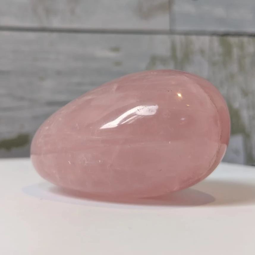 Rose Quartz Palmstone - palmstone